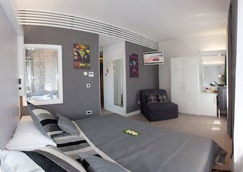 Authentic Luxury Rooms