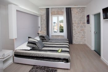 Authentic Luxury Rooms