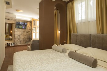 Authentic Luxury Rooms