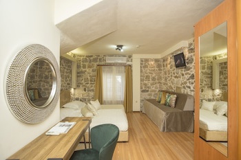 Authentic Luxury Rooms