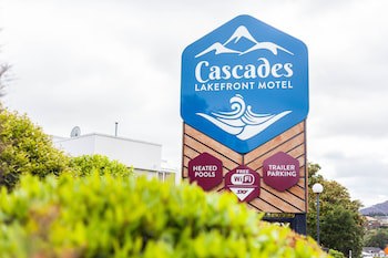 Cascades Lakefront Motel