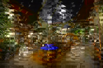 Stone House Cave Hotel