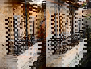 Stone House Cave Hotel