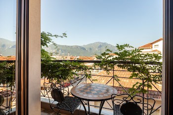 Toti Boutique Rooms