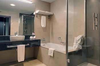 Crowne Plaza Madrid Airport, An Ihg Hotel