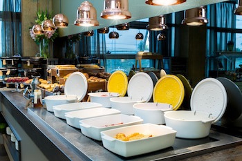 Crowne Plaza Madrid Airport, An Ihg Hotel
