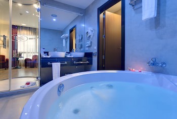 Crowne Plaza Madrid Airport, An Ihg Hotel