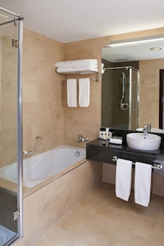 Crowne Plaza Madrid Airport, An Ihg Hotel