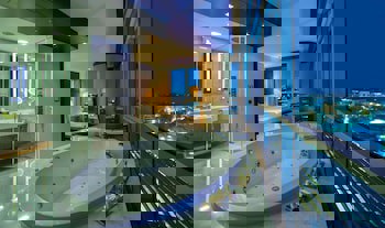 Doubletree By Hilton Istanbul Moda