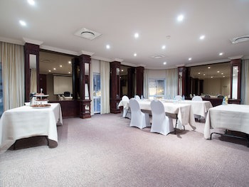 The Albany Hotel