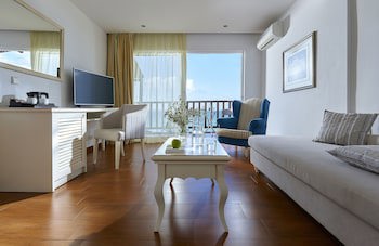 Alexander Beach Hotel & Village Resort fotoğrafı