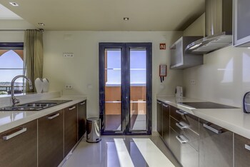 Amendoeira Golf Resort - Apartments And Villas