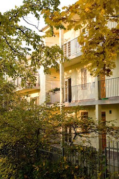Gold Apartments