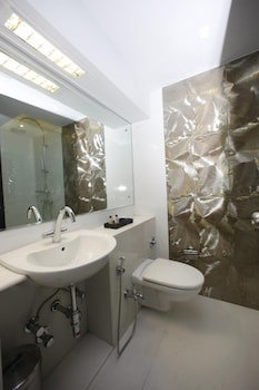 Ar Suites Fontana Bay