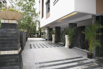 Ar Suites Fontana Bay