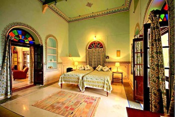Bijay Niwas Palace 14 Kms From Rampura Agucha