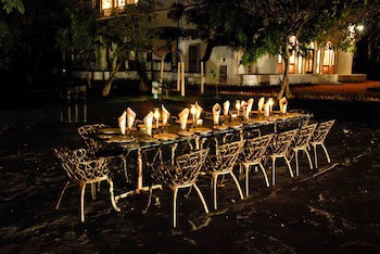 Bijay Niwas Palace 14 Kms From Rampura Agucha