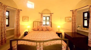 Bijay Niwas Palace 14 Kms From Rampura Agucha