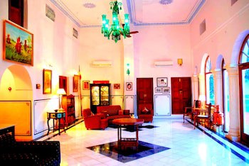 Bijay Niwas Palace 14 Kms From Rampura Agucha