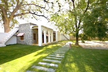Bijay Niwas Palace 14 Kms From Rampura Agucha