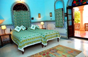 Bijay Niwas Palace 14 Kms From Rampura Agucha