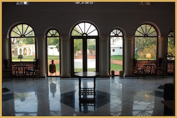 Bijay Niwas Palace 14 Kms From Rampura Agucha
