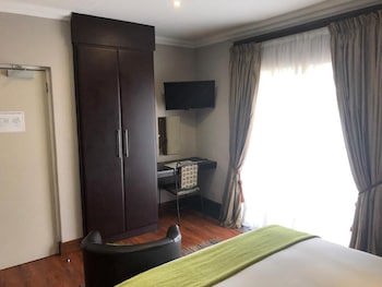 314 On Clark Guest House