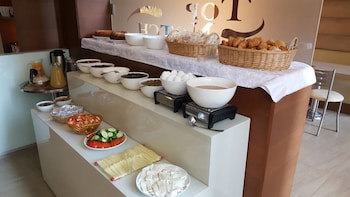 Britannia Suites
