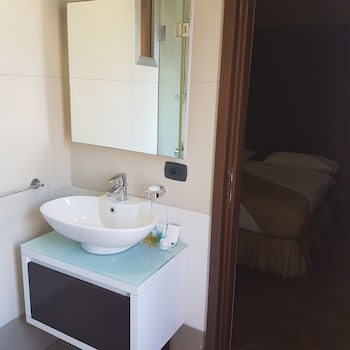 Britannia Suites