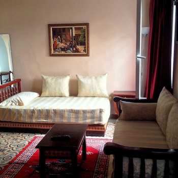Dar Omar Khayam