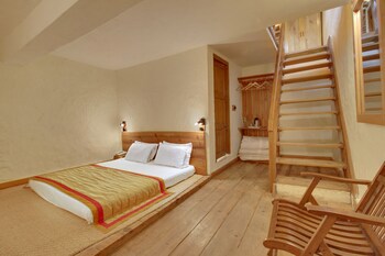 Chevron Eco Lodge