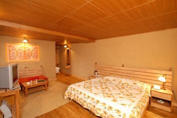 Chevron Eco Lodge