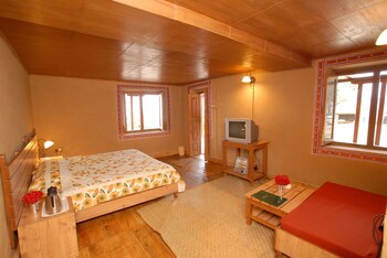 Chevron Eco Lodge