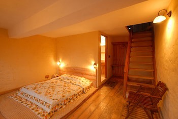 Chevron Eco Lodge
