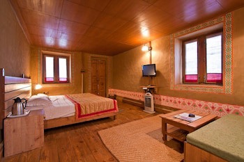 Chevron Eco Lodge