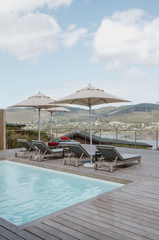 Elephant Hide Of Knysna Guest Lodge