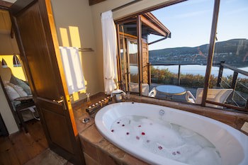 Elephant Hide Of Knysna Guest Lodge
