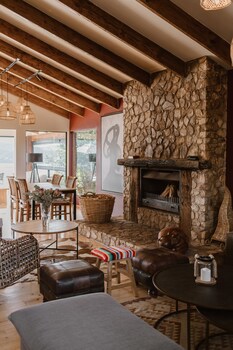 Elephant Hide Of Knysna Guest Lodge