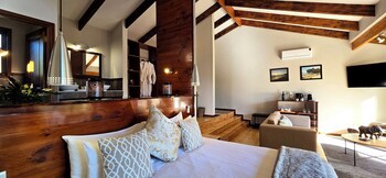 Elephant Hide Of Knysna Guest Lodge