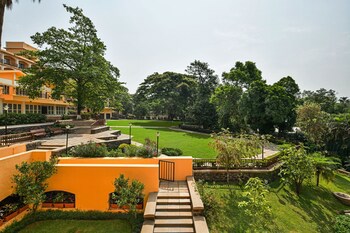 Fariyas Resort Lonavala