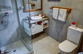 The Seaview Lodge