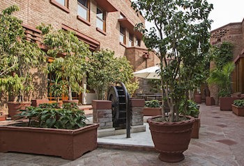 Faisalabad Serena Hotel