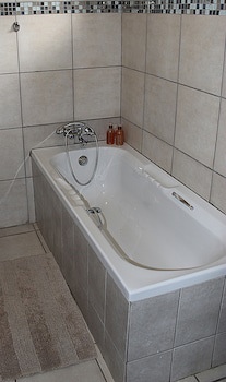 A Cherry Lane Self Catering And B&B