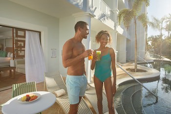 Bahia Principe Luxury Esmeralda - All Inclusive - Newly Renovated