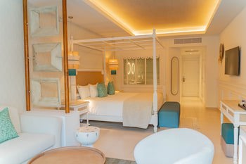 Bahia Principe Luxury Esmeralda - All Inclusive - Newly Renovated