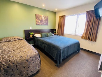 Commodore Motels