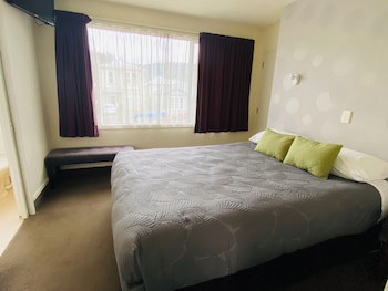 Commodore Motels