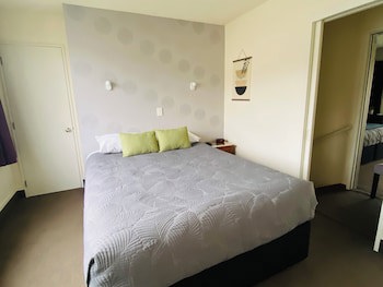 Commodore Motels