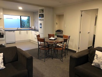 Commodore Motels