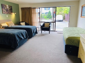 Commodore Motels